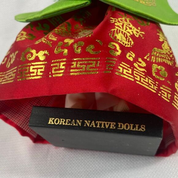 Vintage Korean Native Hanbok Doll Green Red Silk Dress Embroidered Folk Art - Picture 4 of 6